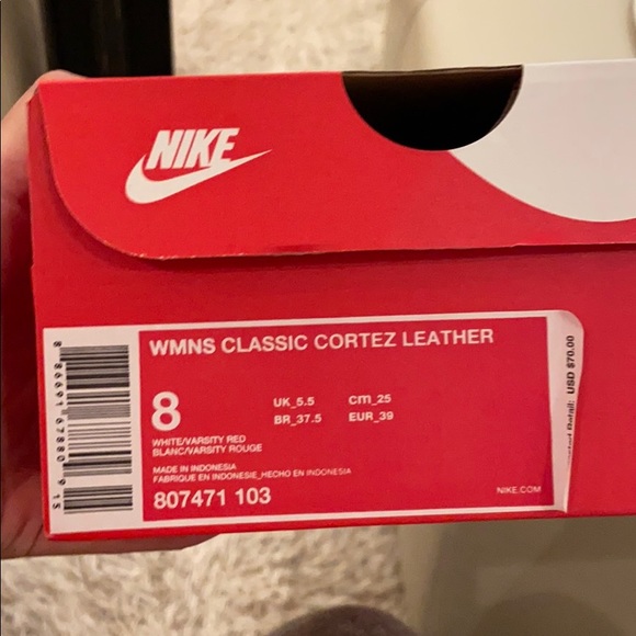 Nike Women’s Classic Cortez Leather in White/Red - Picture 7 of 7